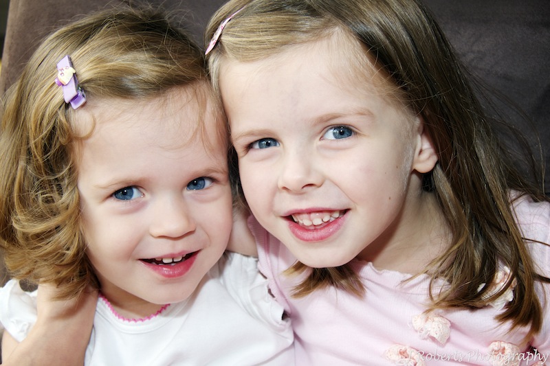 Sisters - family portrait photography